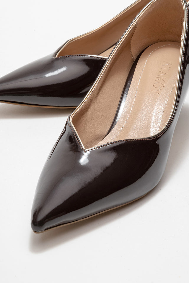 Kadın Hakiki Deri Kahve Rugan Sivri Burun 5 cm Orta İnce Topuklu Klasik Stiletto Ayakkabı Gabriella