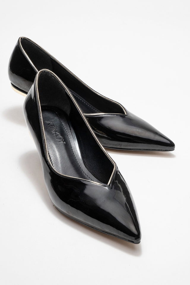 Kadın Hakiki Deri Siyah Rugan Sivri Burun 5 cm Orta İnce Topuklu Klasik Stiletto Ayakkabı Gabriella