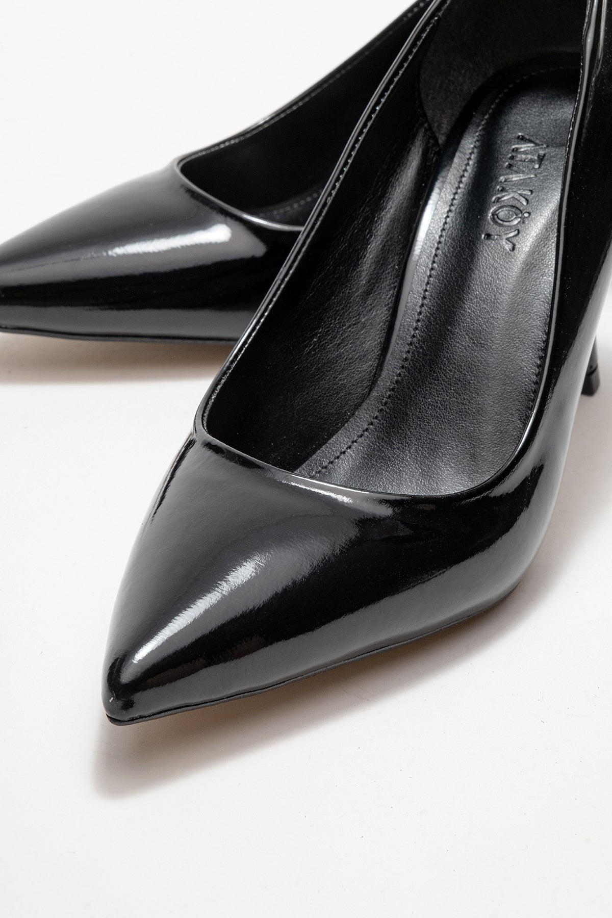 Kadın Siyah Rugan Sivri Burun 8 cm Yüksek İnce Topuklu Stiletto Ayakkabı Cristina